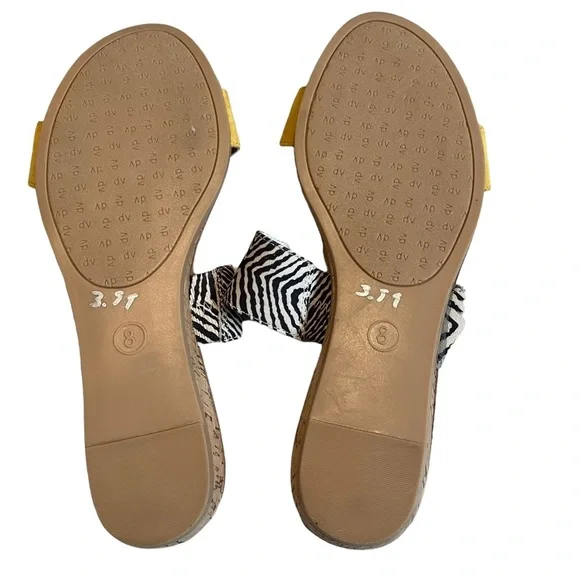 DV Bailey Slide Sandals - Picture 8 of 8